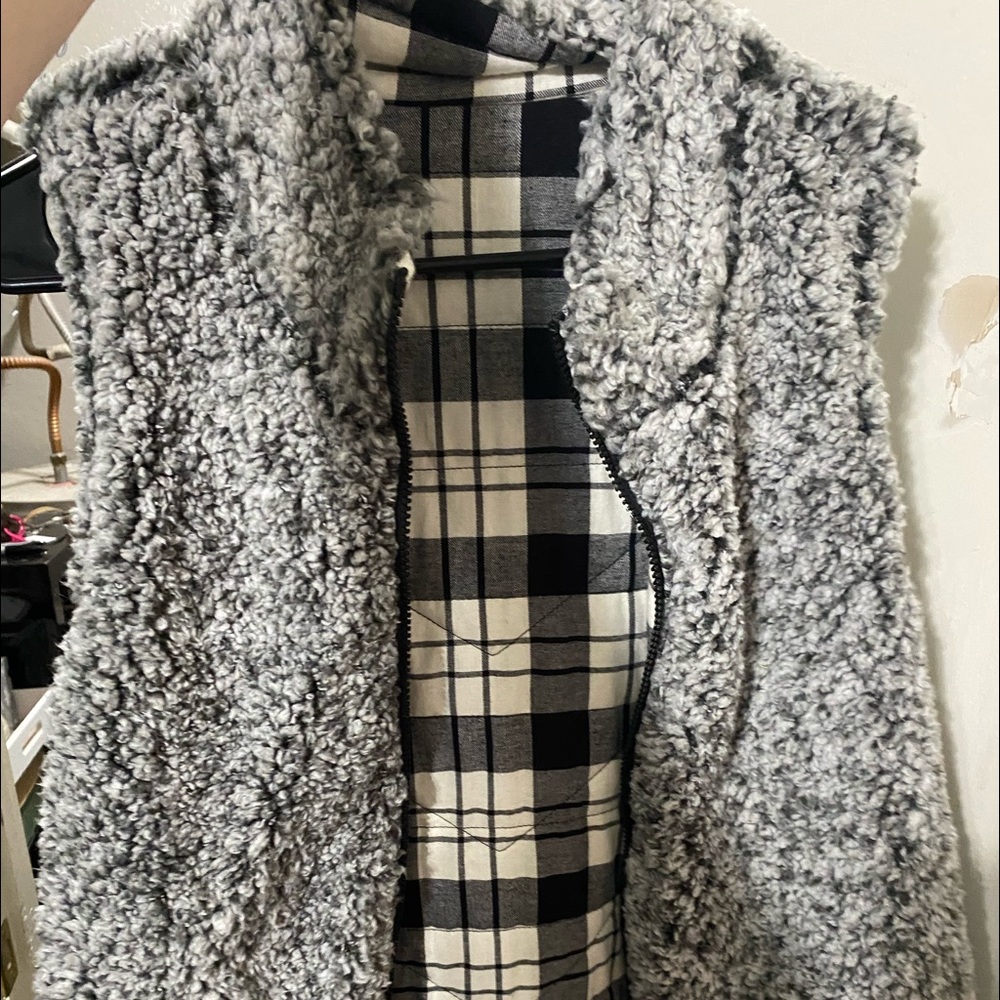 Reversible vest